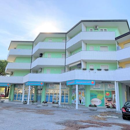 Condominio Prisma Bibione Bagian luar foto